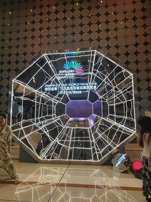 马孛罗珠宝展柜定制实拍图