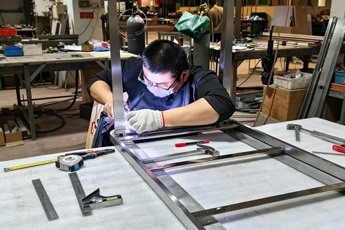 匠心铸品质，精工筑高端：揭秘珠宝展柜的全流程工艺实力