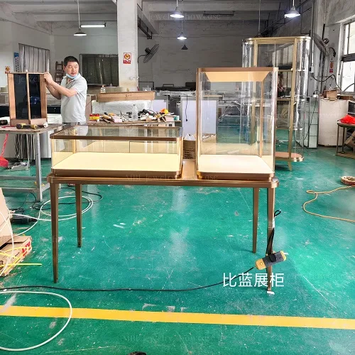 轻奢风高低组合珠宝展示柜 不锈钢玻璃异形陈列柜 马孛罗定制