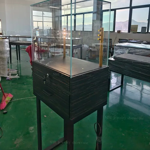 马孛罗珠宝展柜定制实拍图