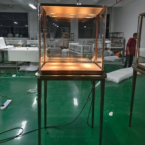 马孛罗珠宝展柜定制实拍图