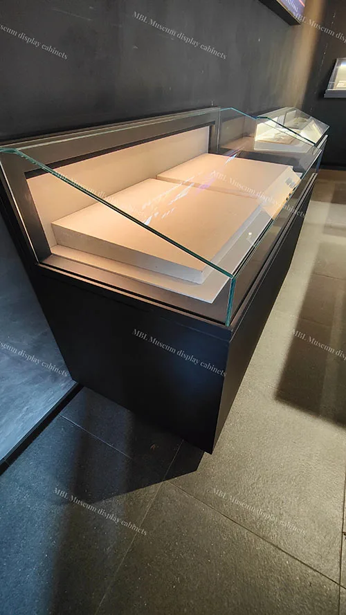 博物馆卧式平柜 低反射玻璃文物展柜 恒温恒湿平柜定制