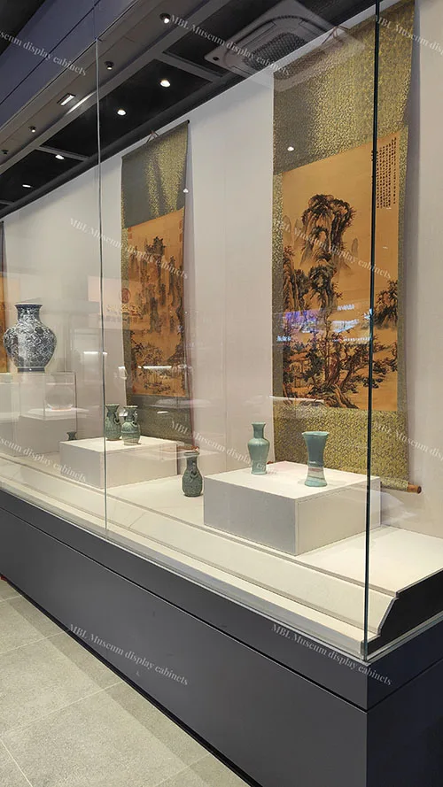 博物馆大型通柜｜全景式低反射玻璃文物展示柜 多件展品联排定制款
