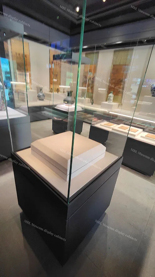 马孛罗珠宝展柜定制实拍图
