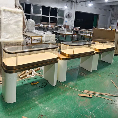 马孛罗珠宝展柜定制实拍图