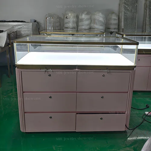 马孛罗珠宝展柜定制实拍图
