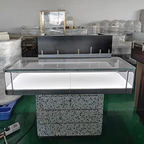 极简水磨石珠宝柜台 高端首饰店玻璃展柜 奢侈品门店定制陈列柜