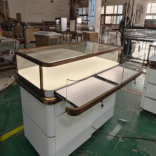 高端米白珠宝柜台 拉丝香槟金不锈钢包边展柜 首饰店定制陈列柜