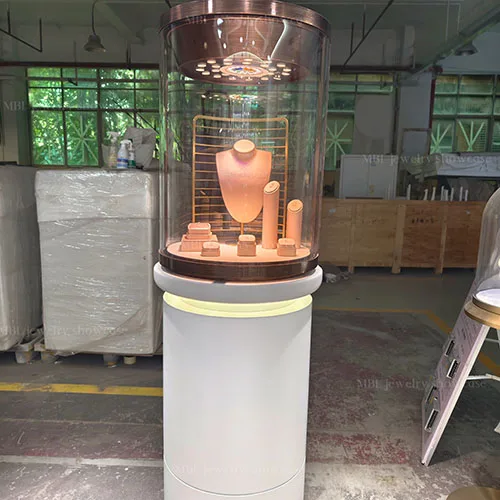 奢侈品珠宝圆柱玻璃罩展柜定制 | 高端旋转灯珠宝展示柜 | 品牌门店焦点陈列柜源头工厂