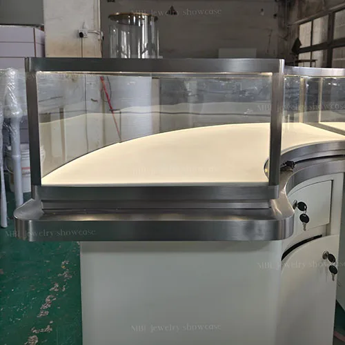 轻奢白钢组合珠宝展柜 品牌形象升级首选黄金饰品柜台