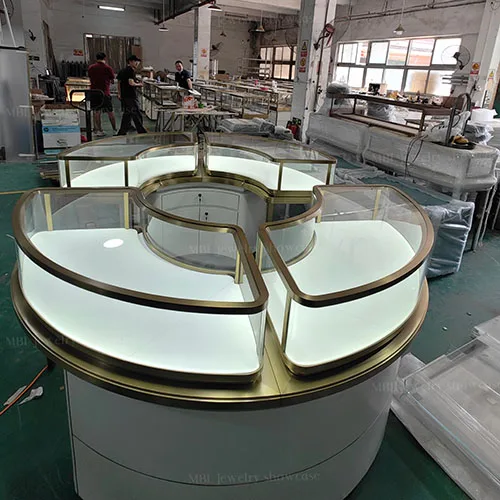 弧形组合珠宝中岛柜 解决门店陈列难题的高端首饰展柜