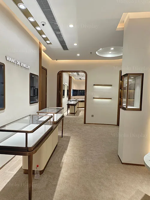 深圳WANG DE JEWELRY（办公楼店）| 现代轻奢珠宝展柜定制落地案例